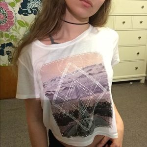 Graphic crop top tee
